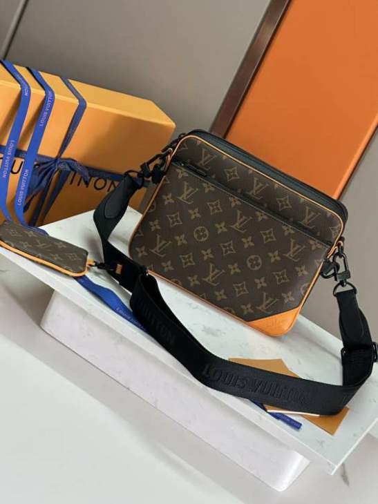 Picture of Louis Vuitton Mens Bags _SKUfw140700908fw